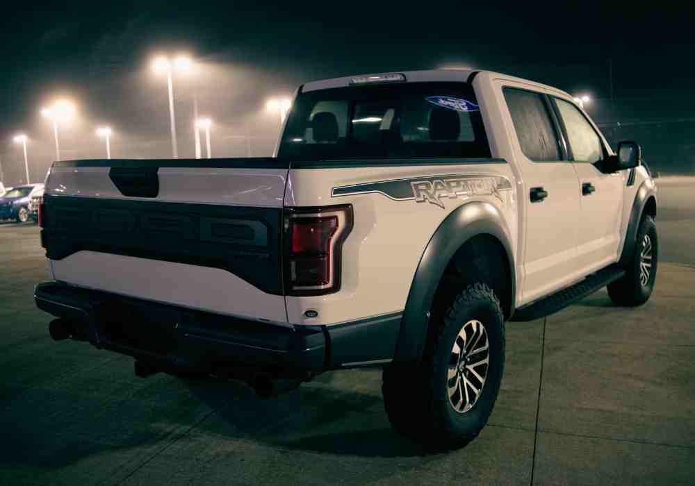 Can Cars Park Overnight at Truck Stops?