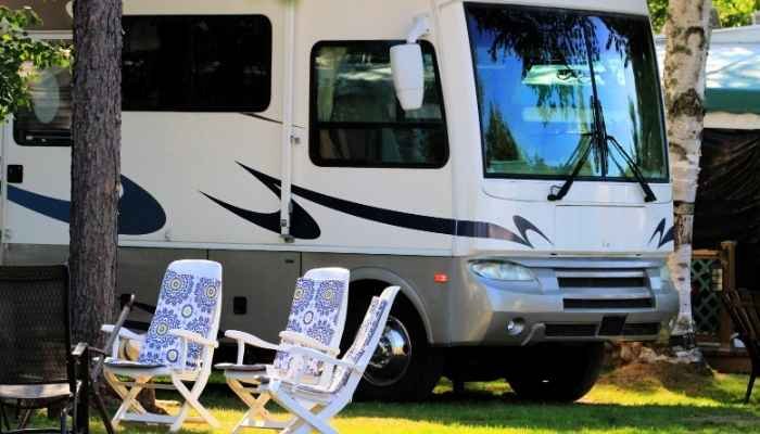 Should RV Storage Also Provide Wash Services?