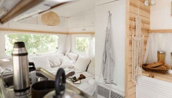 Should RV Storage Offer Additional Amenities?