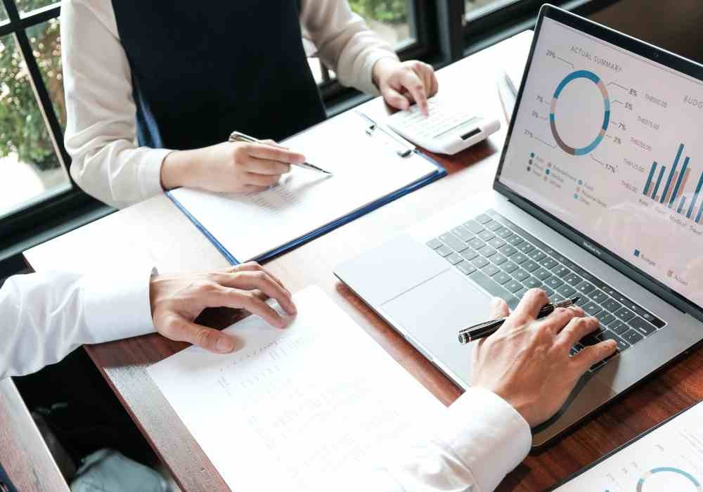 How Do Real Estate Investment Groups Work?