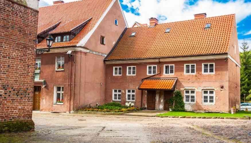 Pros and Cons of Multifamily Real Estate Investing